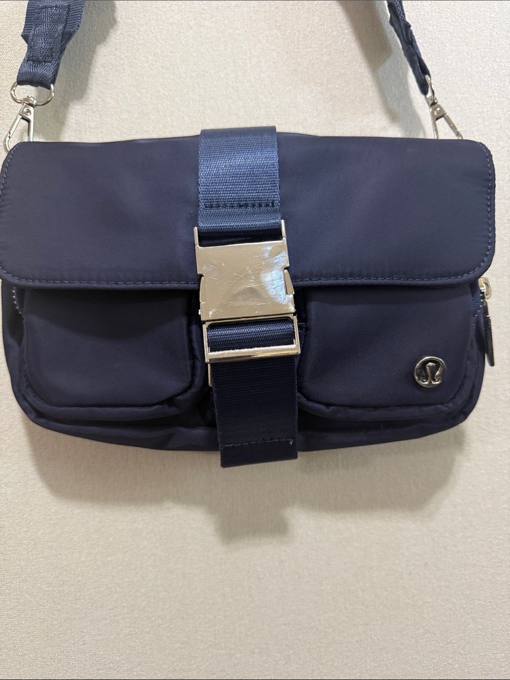 lululemon athletica 3L Navy Crossbody Bag with Silver Hardware - Picture 2 of 11
